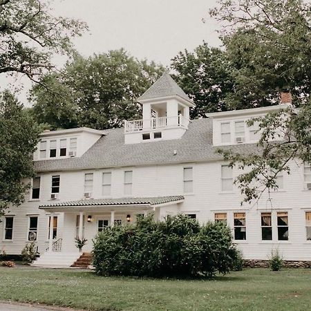Foxfire Mountain House Hotel Mount Pleasant Bagian luar foto