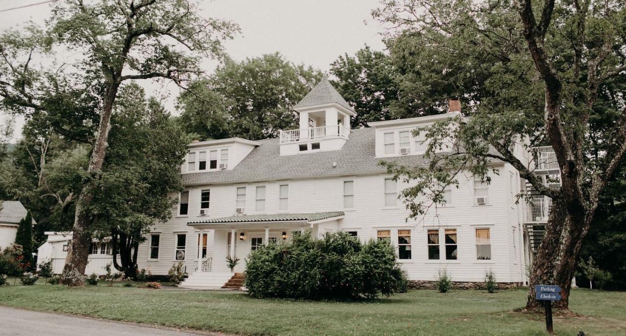 Foxfire Mountain House Hotel Mount Pleasant Bagian luar foto